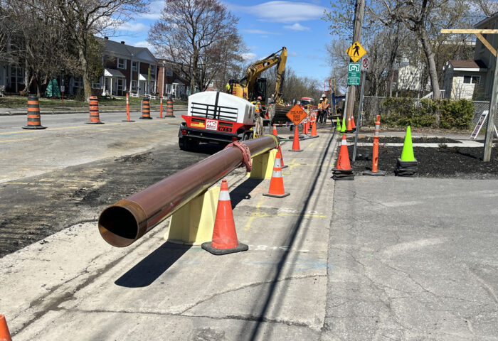 Enbridge Gas will be replacing close to 14.4 kilometres of its natural gas distribution network, most of it along St. Laurent Boulevard. Here, part of the gas line is replaced between Quelque Chose Patisserie and Bread and Roses Bakery on May 1. PHOTO: RYLAND COYNE
